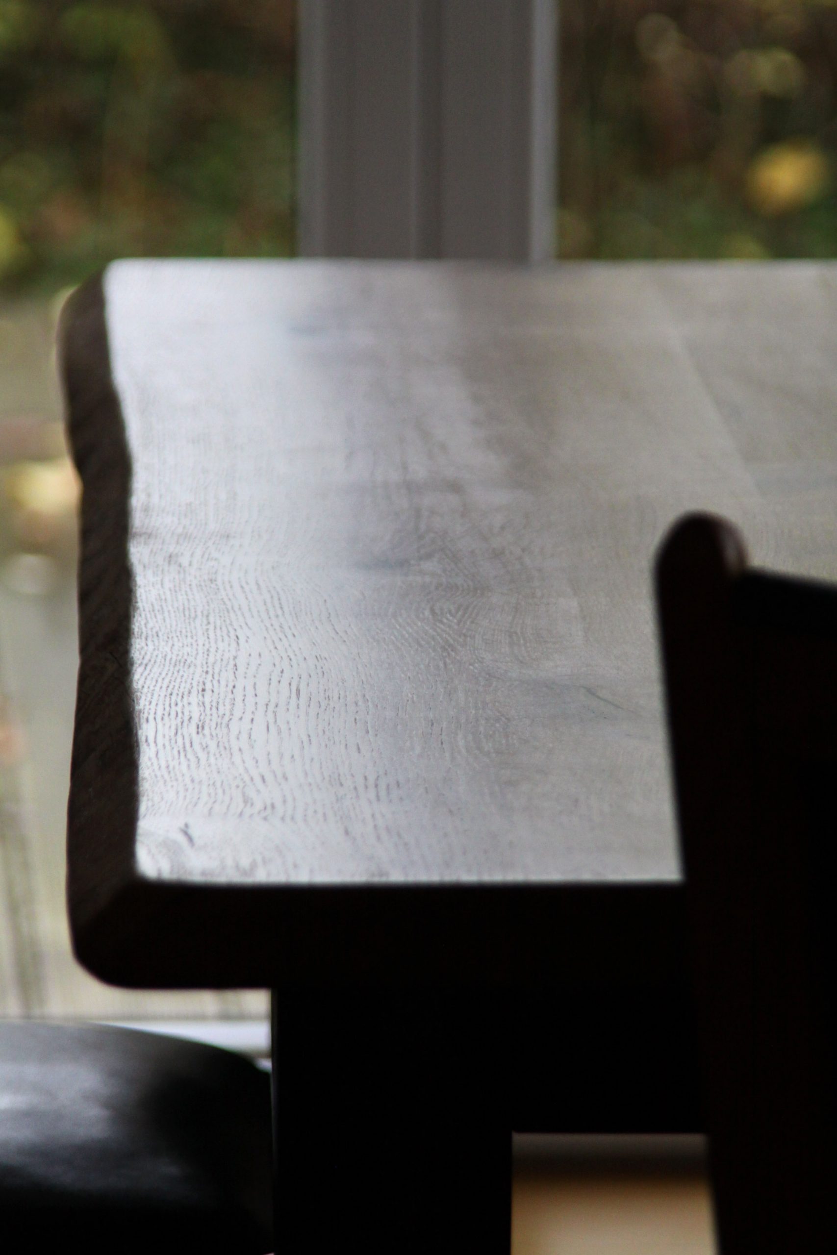 Eiche Tischplatte mit Naturkante, Baumkante