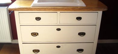 Antike Gründerzeit-Kommode aufgearbeitet zum modernen Waschtisch - mIRo