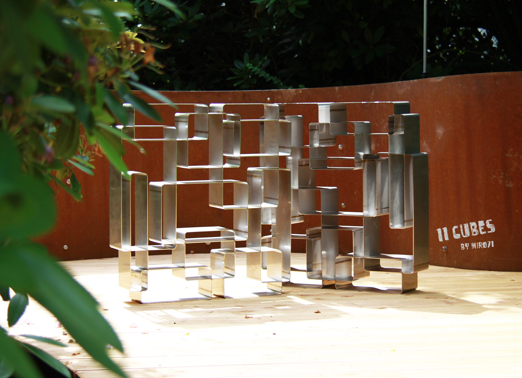 Cubes11 als Skulptur, Raumteiler oder Tischgestell